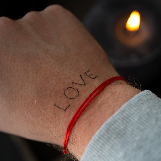 CARTE TU ES LE FIL ROUGE DE MA VIE+ 2 BRACELETS ROUGES - R01